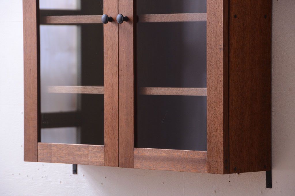 アンティーク家具　アンティーク　古い木のシンプルな壁掛け戸棚