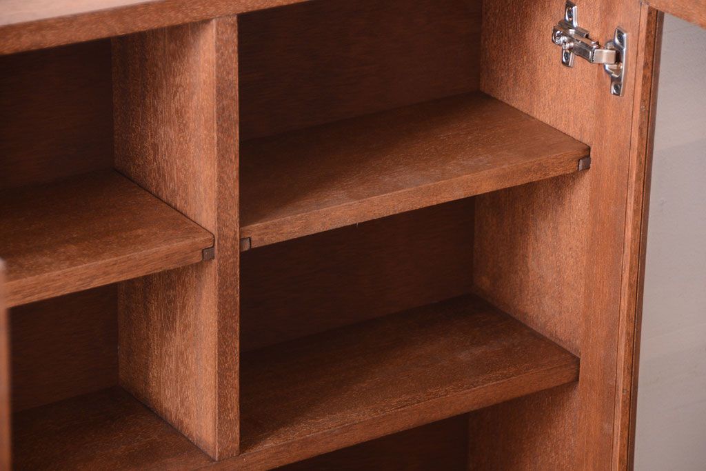 アンティーク家具　アンティーク　古い木のシンプルな壁掛け戸棚