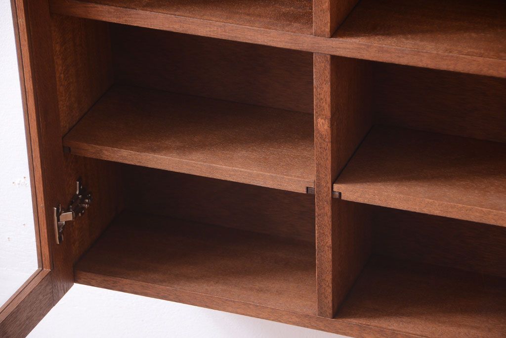 アンティーク家具　アンティーク　古い木のシンプルな壁掛け戸棚