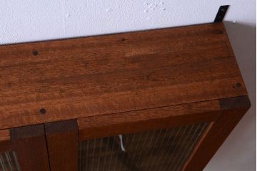 アンティーク家具　アンティーク　モールガラス入り!古い木のシンプルな壁掛け戸棚(1)