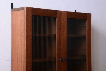 アンティーク家具　アンティーク　モールガラス入り!古い木のシンプルな壁掛け戸棚(1)