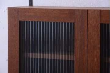 アンティーク家具　アンティーク　モールガラス入り!古い木のシンプルな壁掛け戸棚(1)