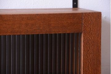 アンティーク家具　アンティーク　モールガラス入り!古い木のシンプルな壁掛け戸棚(1)