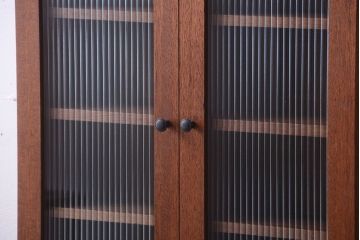 アンティーク家具　アンティーク　モールガラス入り!古い木のシンプルな壁掛け戸棚(1)