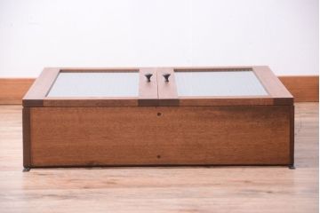 アンティーク家具　アンティーク　モールガラス入り!古い木のシンプルな壁掛け戸棚(1)