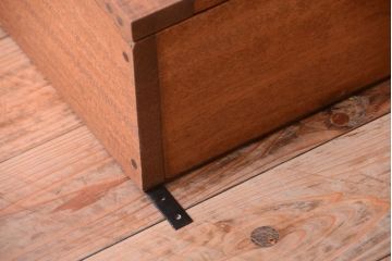 アンティーク家具　アンティーク　モールガラス入り!古い木のシンプルな壁掛け戸棚(1)