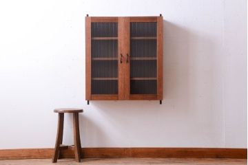 アンティーク家具　アンティーク　モールガラス入り!古い木のシンプルな壁掛け戸棚(2)