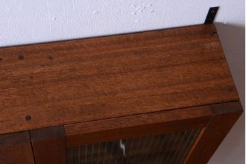 アンティーク家具　アンティーク　モールガラス入り!古い木のシンプルな壁掛け戸棚(2)