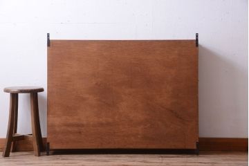 アンティーク家具　アンティーク　3つ扉の壁掛けキャビネット(収納棚)(1)