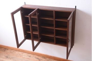 アンティーク家具　アンティーク　3つ扉の壁掛けキャビネット(収納棚)(2)