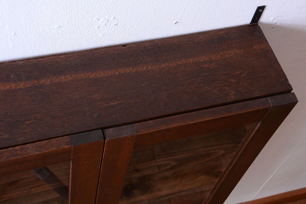 アンティーク家具　アンティーク　3つ扉の壁掛けキャビネット(収納棚)(2)