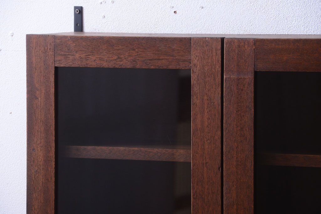 アンティーク家具　アンティーク　3つ扉の壁掛けキャビネット(収納棚)(2)