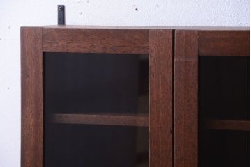 アンティーク家具　アンティーク　3つ扉の壁掛けキャビネット(収納棚)(2)