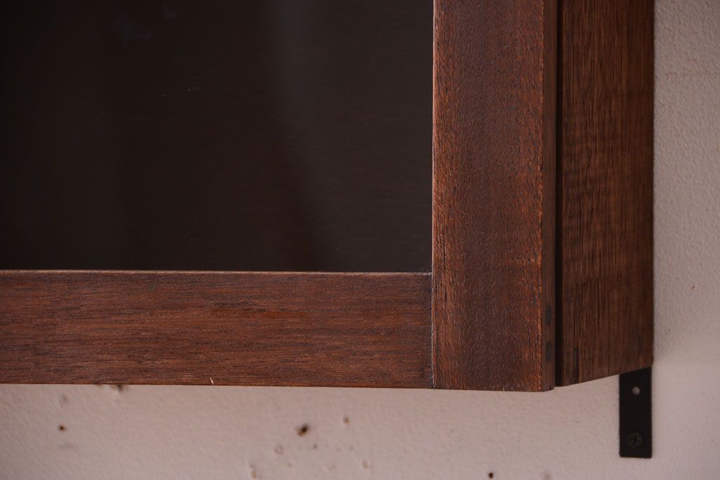 アンティーク家具　アンティーク　3つ扉の壁掛けキャビネット(収納棚)(2)