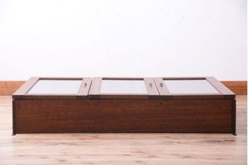 アンティーク家具　アンティーク　3つ扉の壁掛けキャビネット(収納棚)(2)