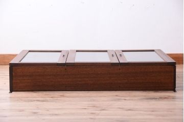 アンティーク家具　アンティーク　気泡ガラス入り!3つ扉の壁掛けキャビネット(収納棚)