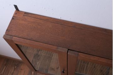 アンティーク家具　アンティーク　モールガラス入り!3つ扉の壁掛けキャビネット(収納棚)(2)