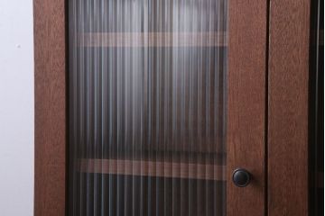 アンティーク家具　アンティーク　モールガラス入り!3つ扉の壁掛けキャビネット(収納棚)(2)