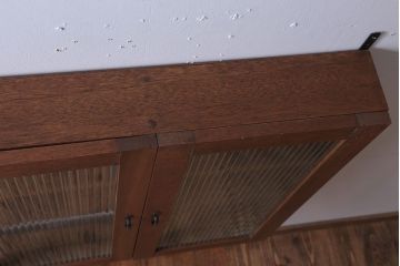 アンティーク家具　アンティーク　モールガラス入り!3つ扉の壁掛けキャビネット(収納棚)(3)