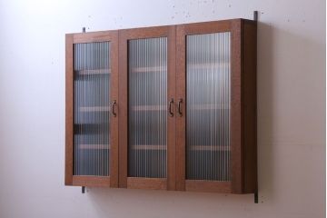 アンティーク家具　アンティーク　モールガラス入り!3つ扉の壁掛けキャビネット(収納棚)(3)