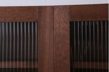 アンティーク家具　アンティーク　モールガラス入り!3つ扉の壁掛けキャビネット(収納棚)(3)