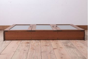 アンティーク家具　アンティーク　モールガラス入り!3つ扉の壁掛けキャビネット(収納棚)(3)