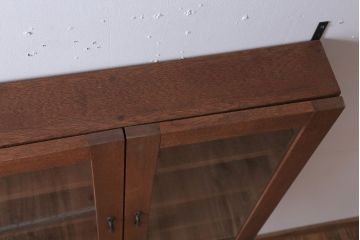 アンティーク家具　アンティーク　気泡ガラス入り!3つ扉の壁掛けキャビネット(収納棚)(1)