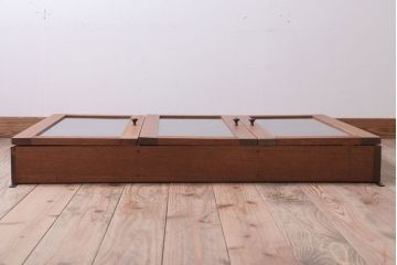 アンティーク家具　アンティーク　気泡ガラス入り!3つ扉の壁掛けキャビネット(収納棚)(2)