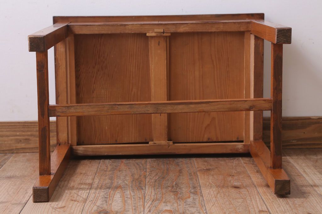 レトロ家具　昭和レトロ　引き出し2杯付き!古い木の小さな平机(デスク)