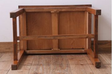 レトロ家具　昭和レトロ　引き出し2杯付き!古い木の小さな平机(デスク)