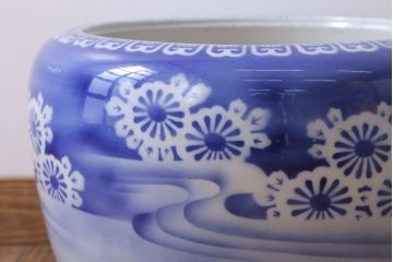 アンティーク雑貨　古民具・骨董　大正〜昭和初期　染付アンティーク瀬戸火鉢(2)