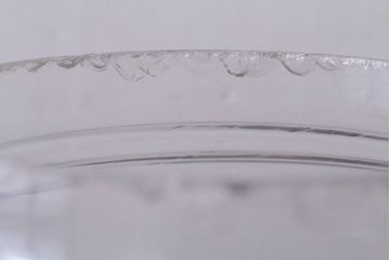 アンティーク雑貨　昭和レトロ　蓋付きのアンティークガラス瓶(ビン)