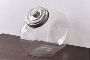 アンティーク雑貨　昭和レトロ　ノスタルジックな駄菓子屋の蓋つきガラスビン(菓子瓶、猫瓶)