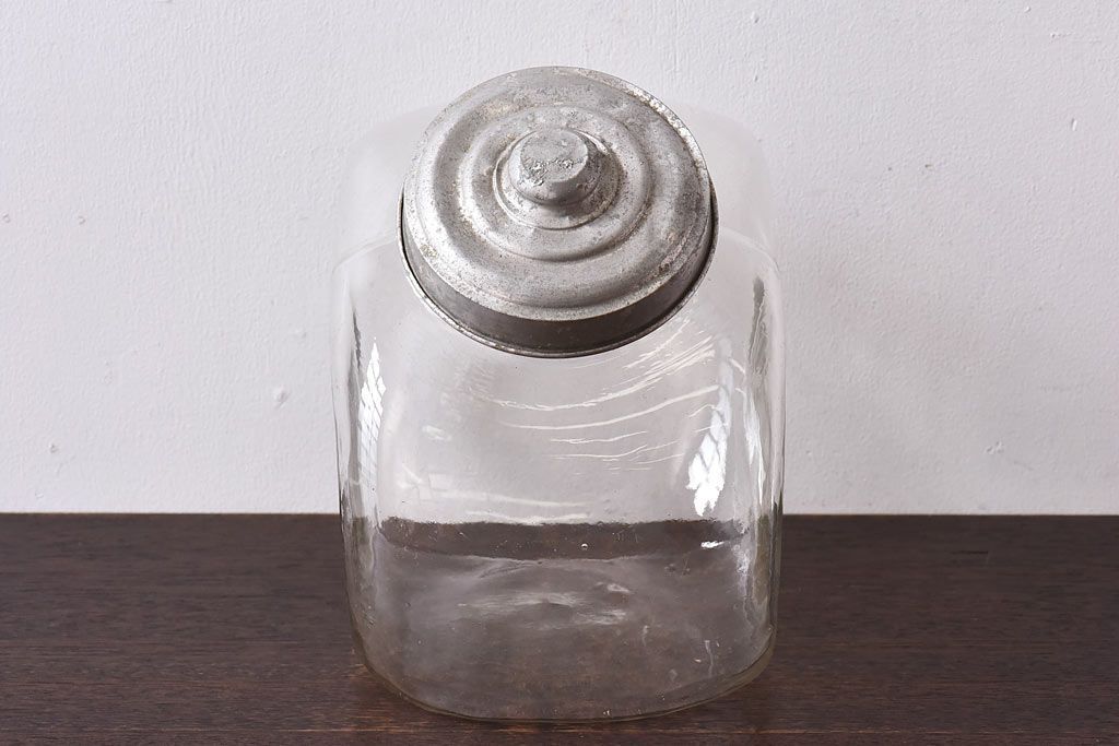 アンティーク雑貨　昭和レトロ　ノスタルジックな駄菓子屋の蓋つきガラスビン(菓子瓶、猫瓶)