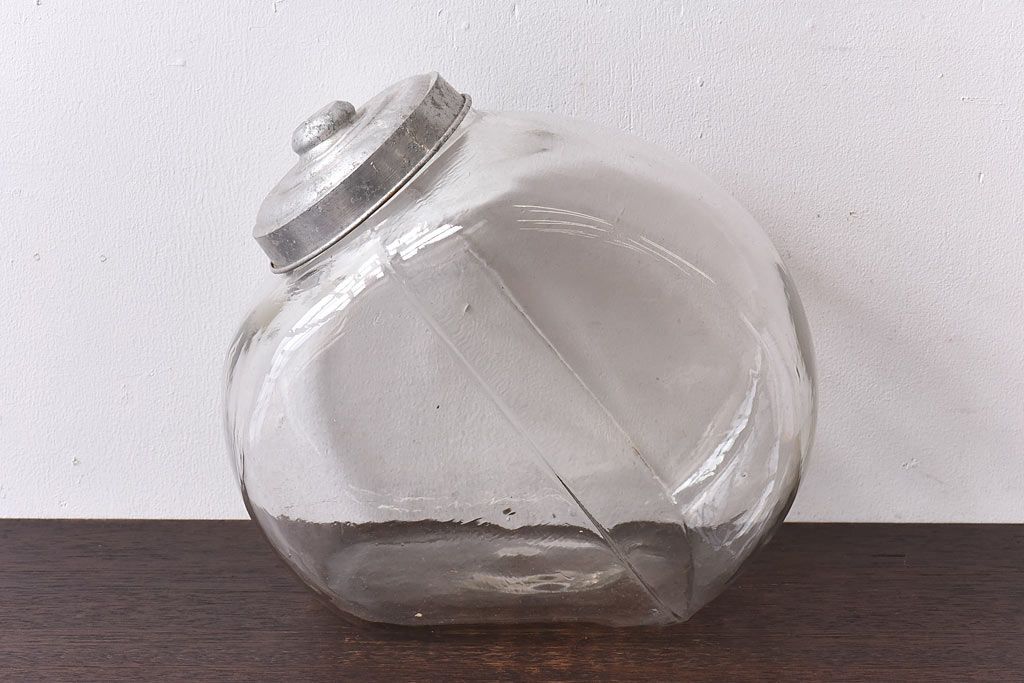 アンティーク雑貨　昭和レトロ　ノスタルジックな駄菓子屋の蓋つきガラスビン(菓子瓶、猫瓶)