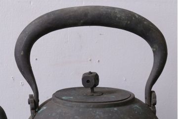 アンティーク雑貨　古民具・骨董　古い銅瓶(在銘?)(鉄瓶)