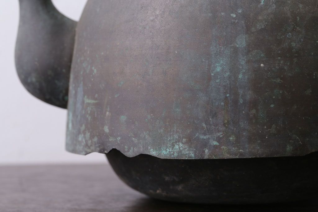 アンティーク雑貨　古民具・骨董　古い銅瓶(在銘?)(鉄瓶)