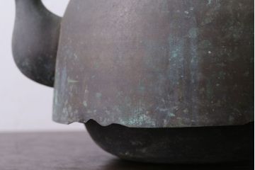 アンティーク雑貨　古民具・骨董　古い銅瓶(在銘?)(鉄瓶)