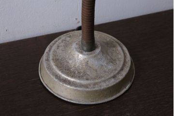 昭和レトロ　アルミシェードのアンティーク卓上スタンドランプ