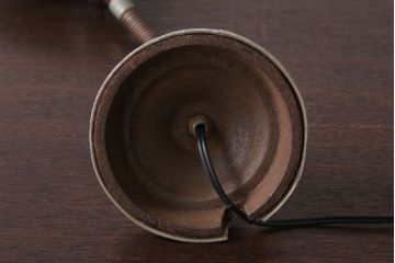 昭和レトロ　アルミシェードのアンティーク卓上スタンドランプ