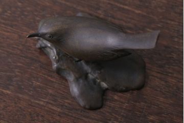 アンティーク雑貨　金工師　岩瀬清鳳造　「鶯」　鋳銅　置物　共箱