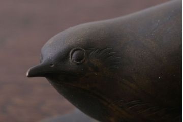 アンティーク雑貨　金工師　岩瀬清鳳造　「鶯」　鋳銅　置物　共箱