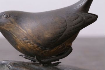 アンティーク雑貨　金工師　岩瀬清鳳造　「鶯」　鋳銅　置物　共箱
