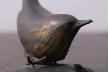 アンティーク雑貨　金工師　岩瀬清鳳造　「鶯」　鋳銅　置物　共箱