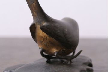 アンティーク雑貨　金工師　岩瀬清鳳造　「鶯」　鋳銅　置物　共箱