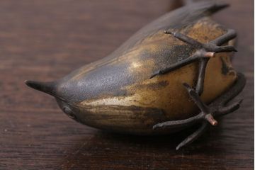 アンティーク雑貨　金工師　岩瀬清鳳造　「鶯」　鋳銅　置物　共箱