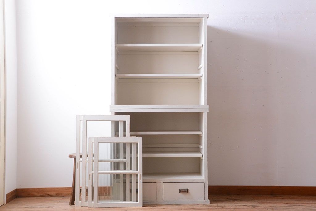 アンティーク家具　アンティークペイント　モールガラス入り!重ね収納棚(食器棚)