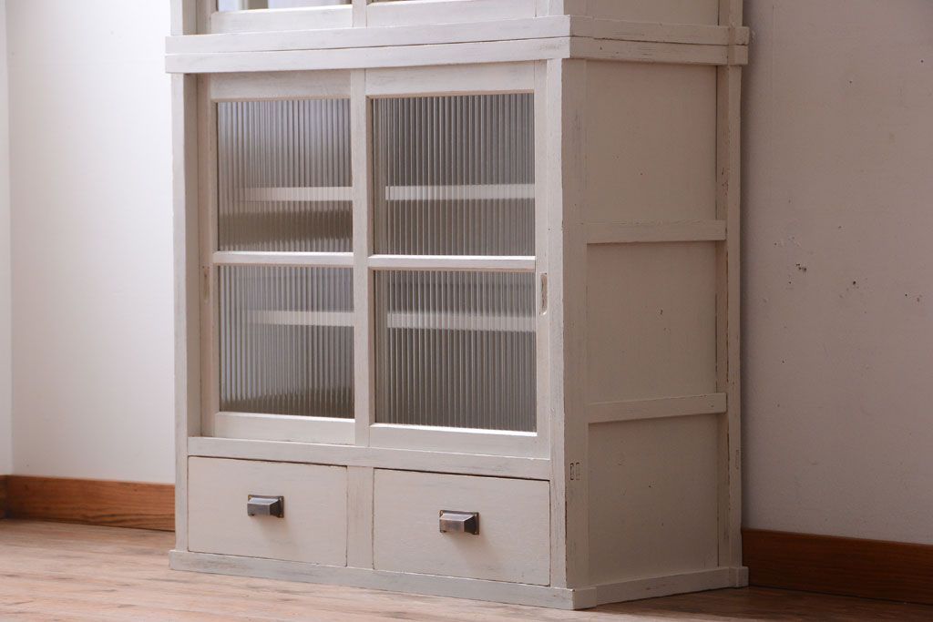 アンティーク家具　アンティークペイント　モールガラス入り!重ね収納棚(食器棚)