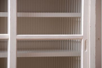 アンティーク家具　アンティークペイント　モールガラス入り!重ね収納棚(食器棚)