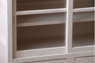 アンティーク家具　アンティークペイント　モールガラス入り!重ね収納棚(食器棚)